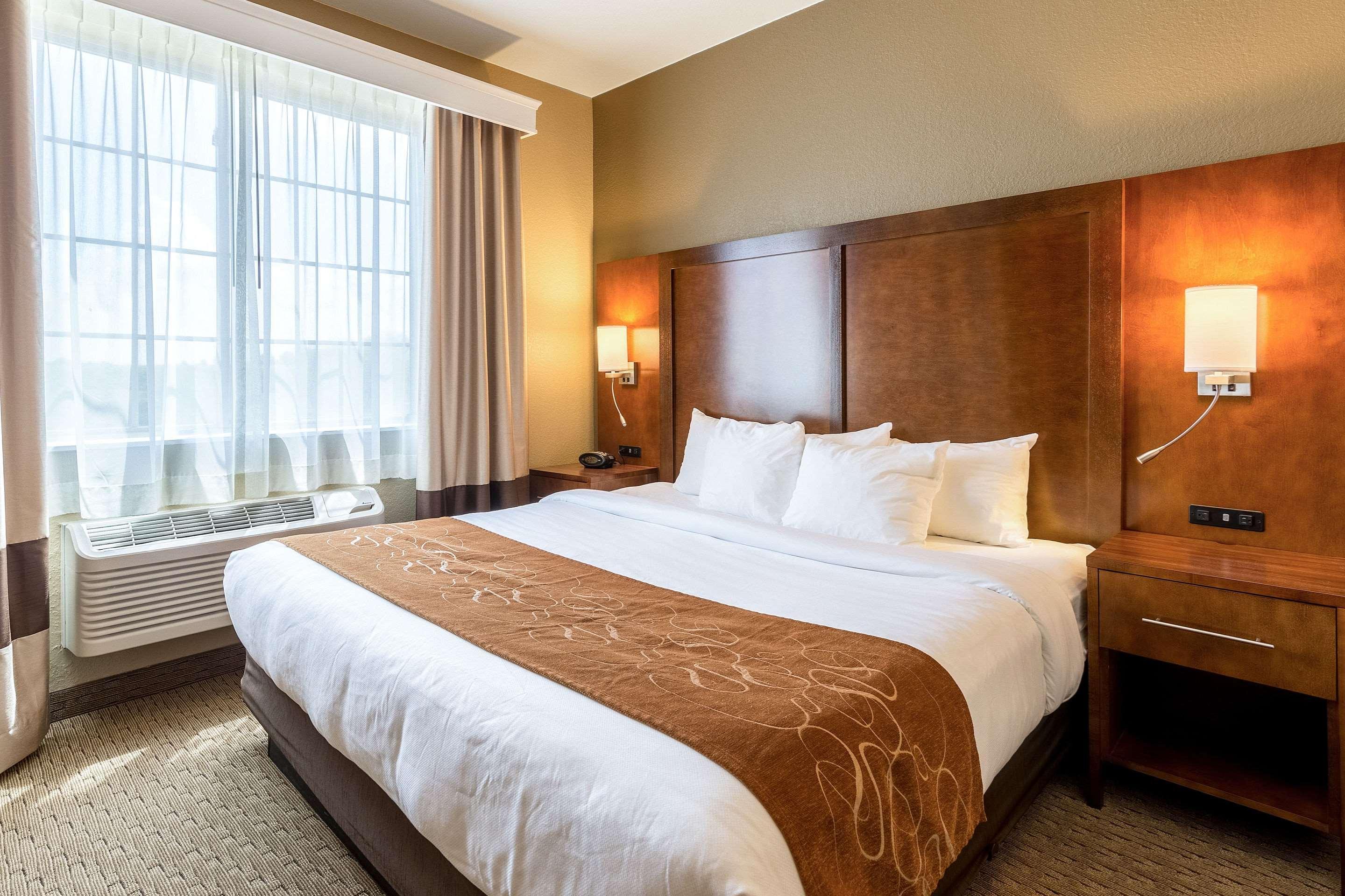 Comfort Suites Burlington Ngoại thất bức ảnh