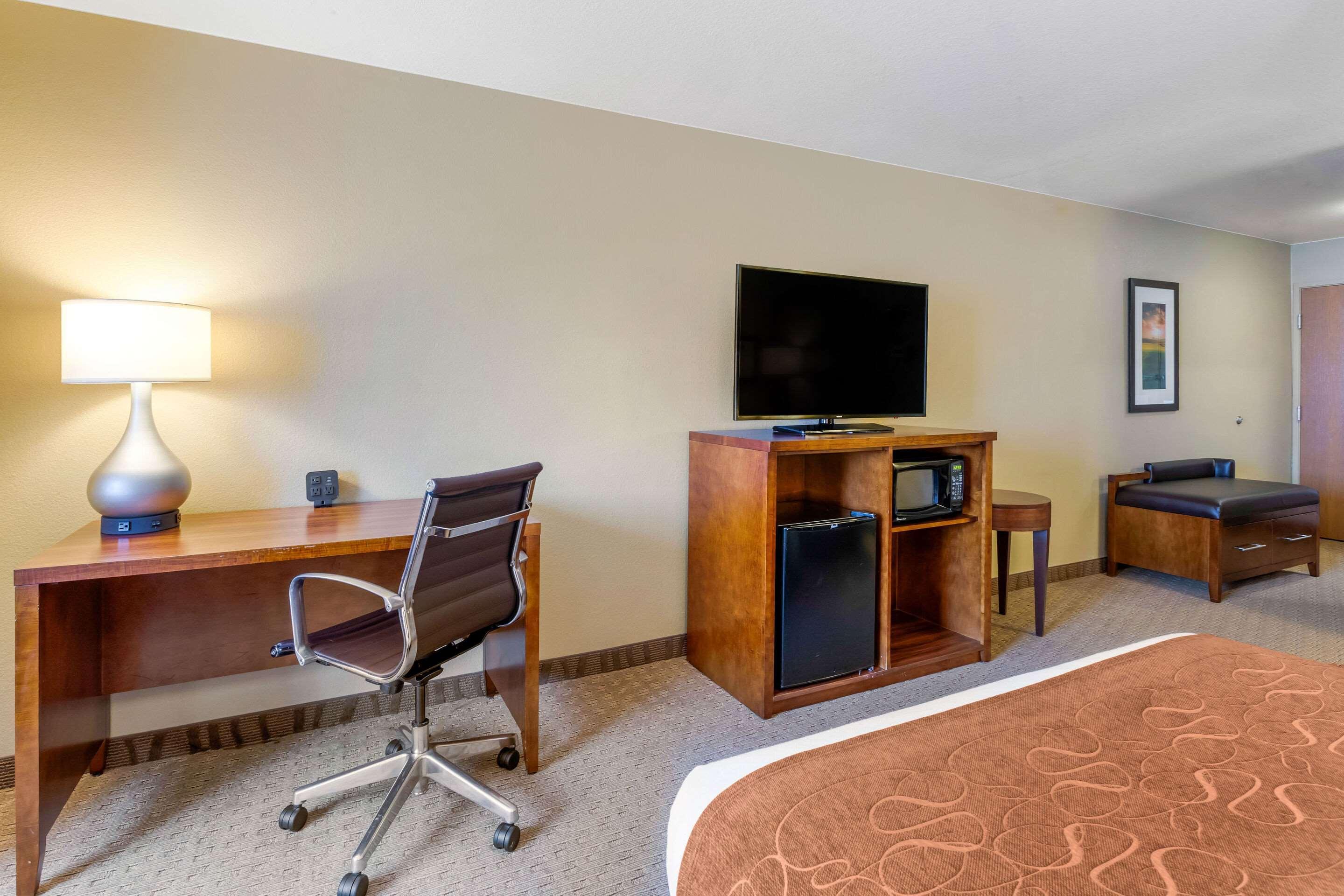 Comfort Suites Burlington Ngoại thất bức ảnh