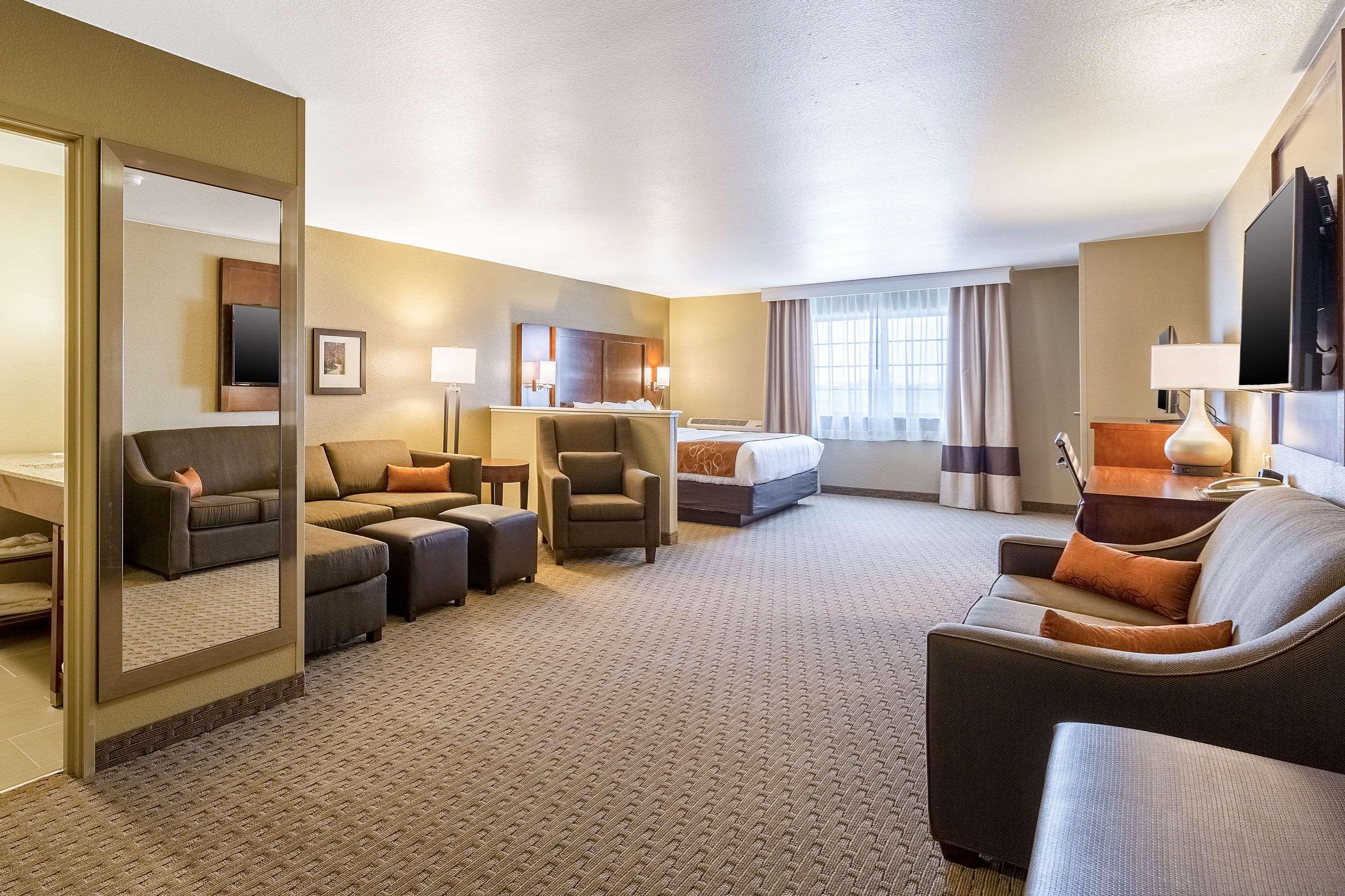 Comfort Suites Burlington Ngoại thất bức ảnh