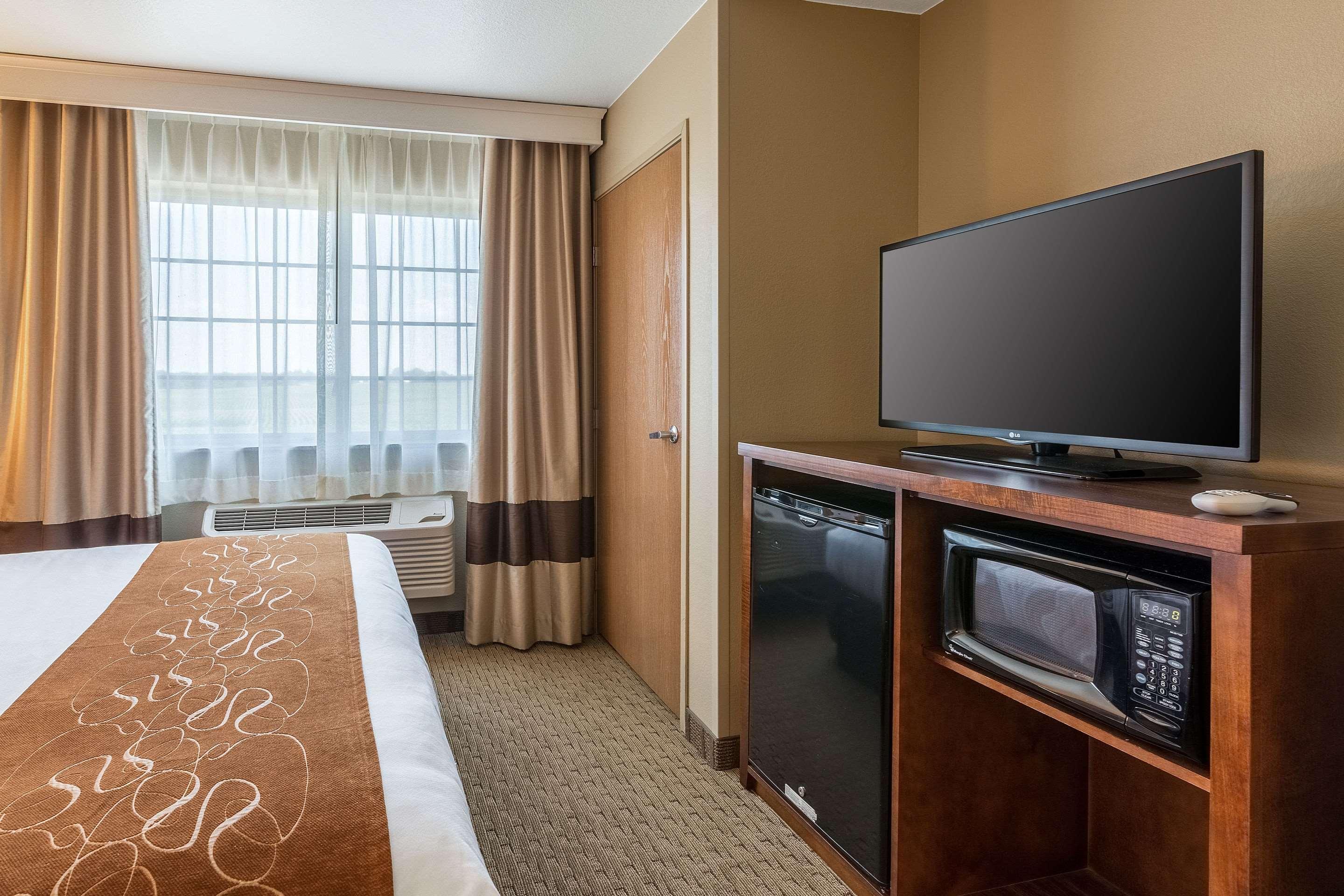 Comfort Suites Burlington Ngoại thất bức ảnh