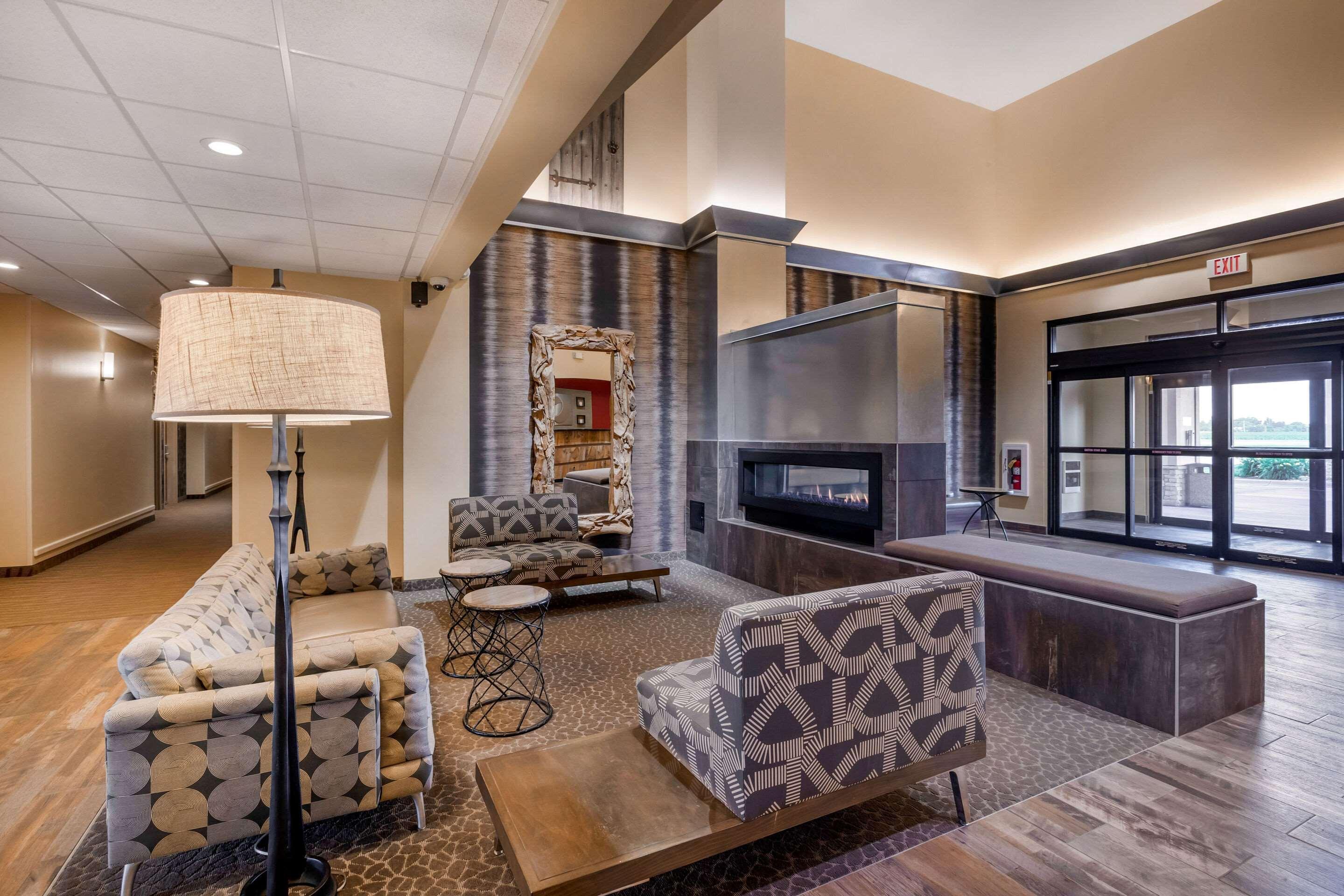 Comfort Suites Burlington Ngoại thất bức ảnh