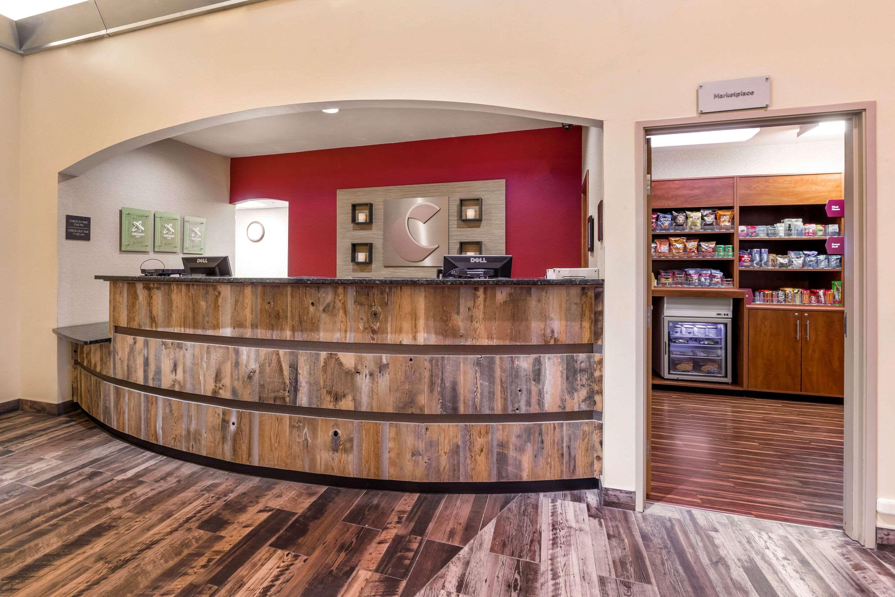 Comfort Suites Burlington Ngoại thất bức ảnh