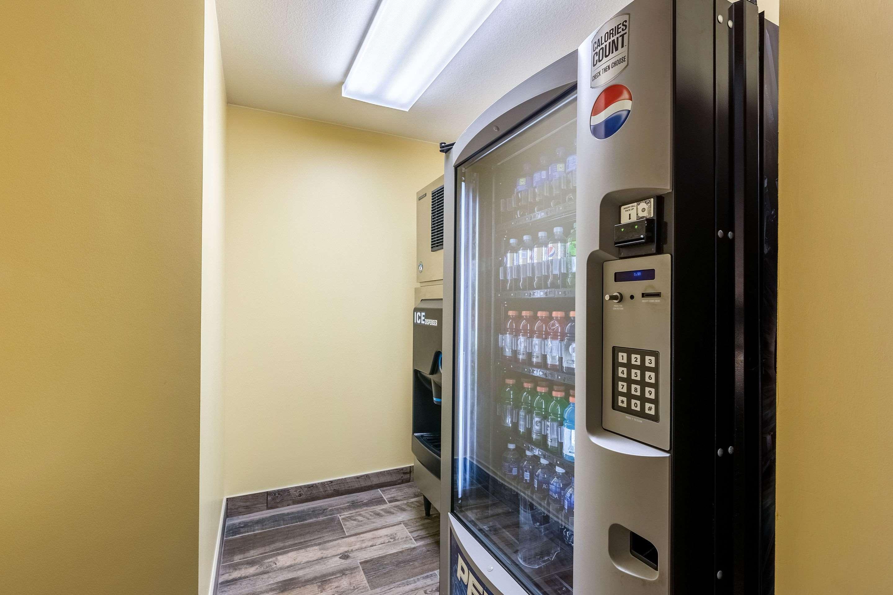 Comfort Suites Burlington Ngoại thất bức ảnh