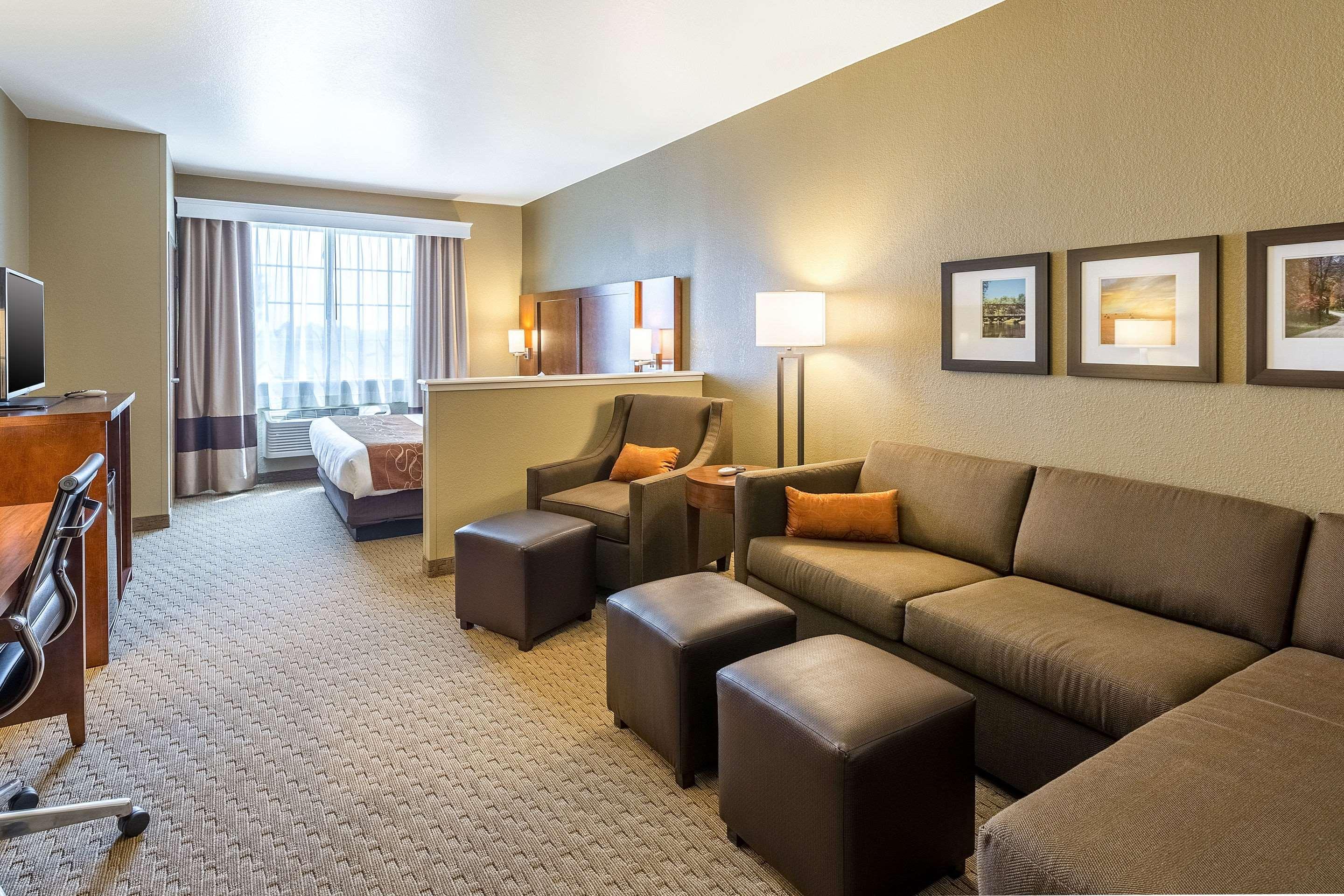 Comfort Suites Burlington Ngoại thất bức ảnh