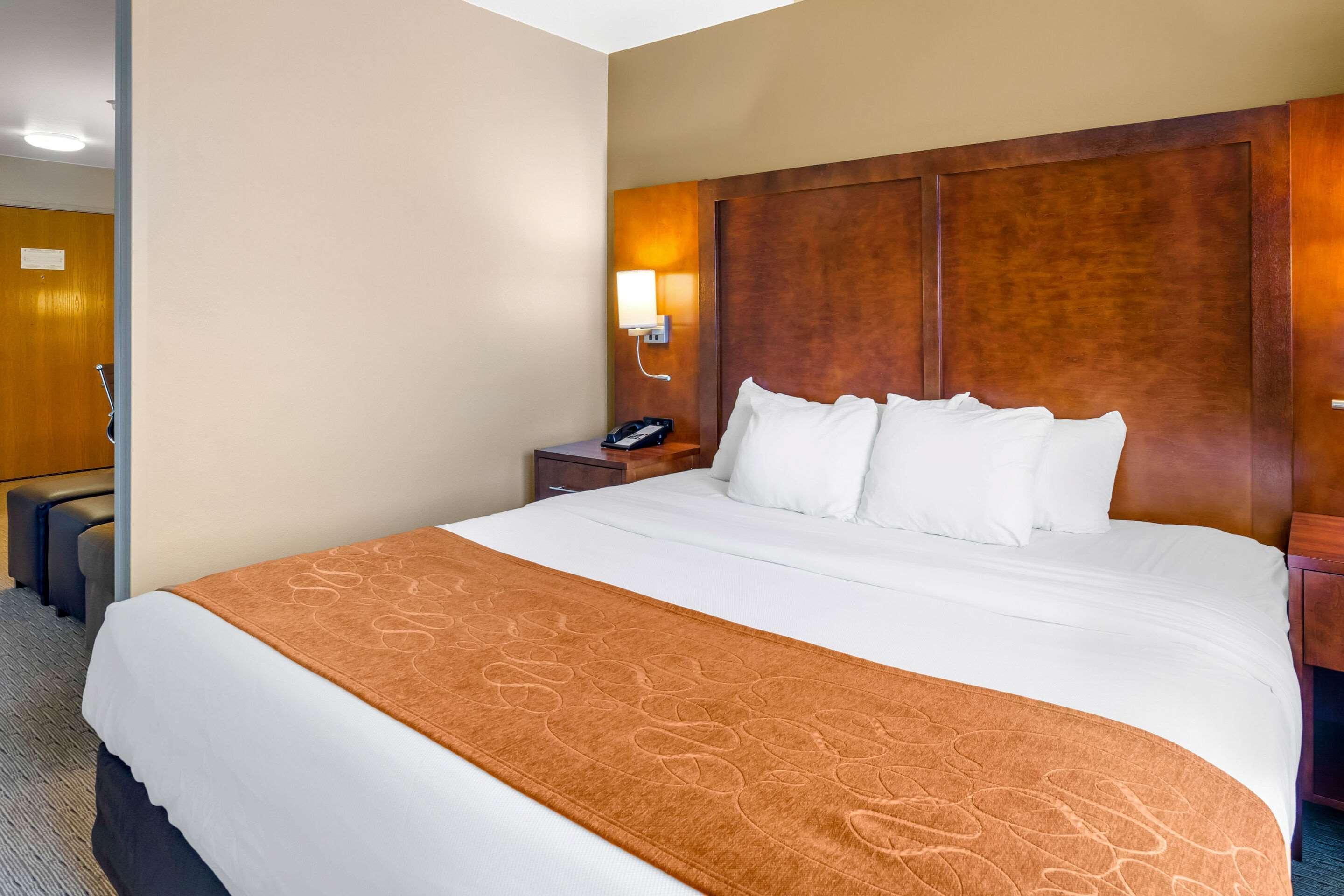 Comfort Suites Burlington Ngoại thất bức ảnh