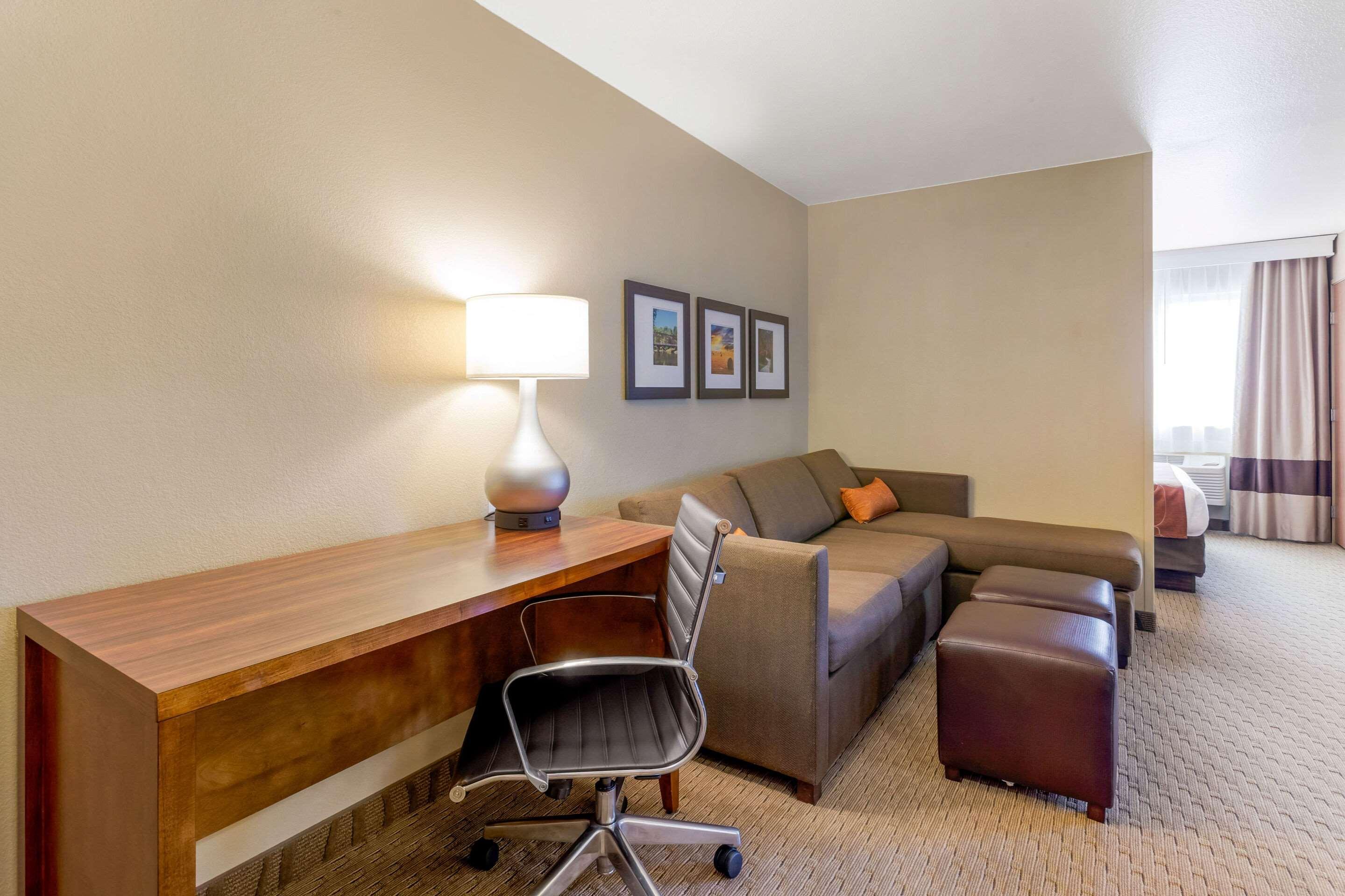 Comfort Suites Burlington Ngoại thất bức ảnh