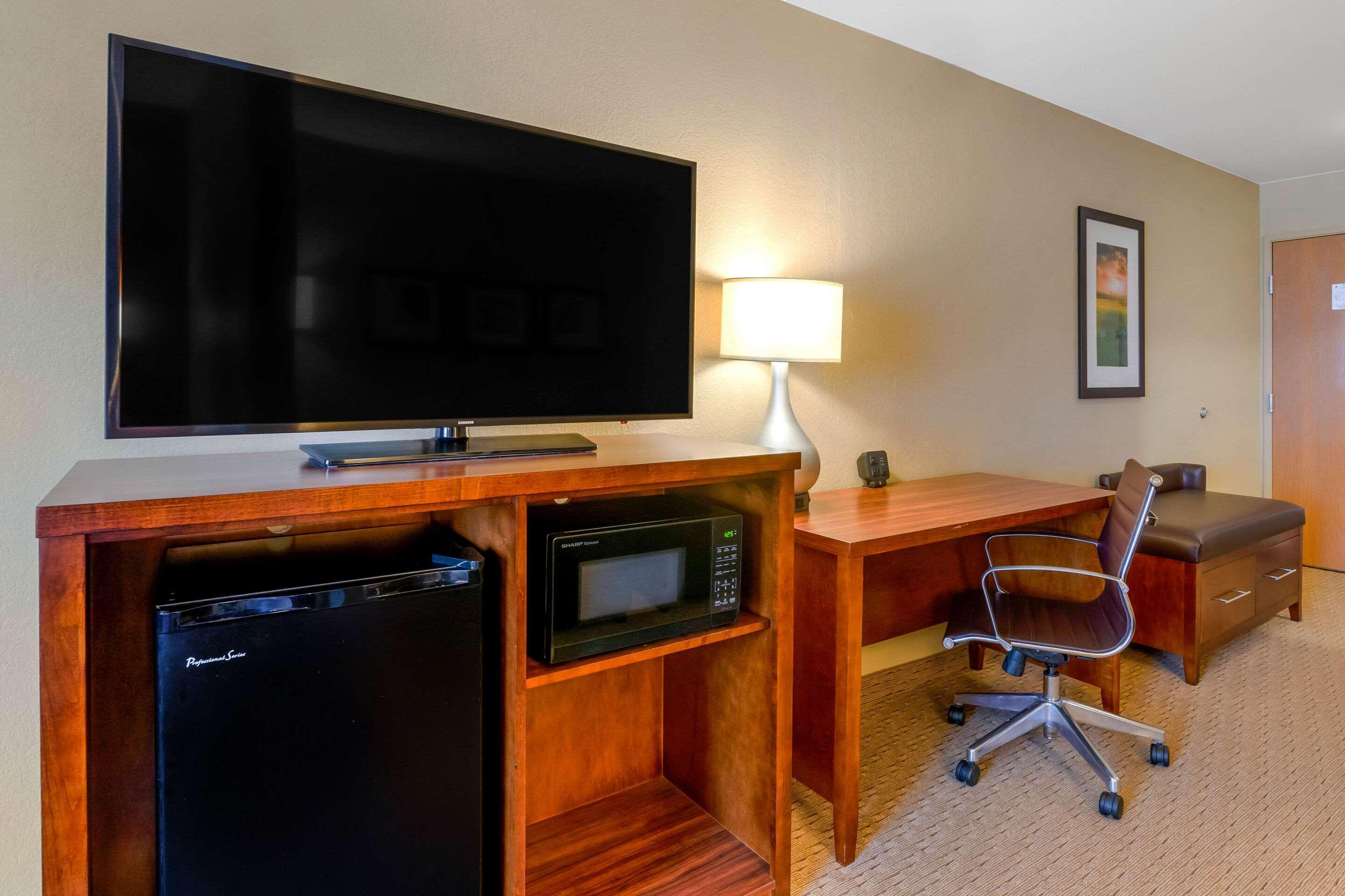Comfort Suites Burlington Ngoại thất bức ảnh