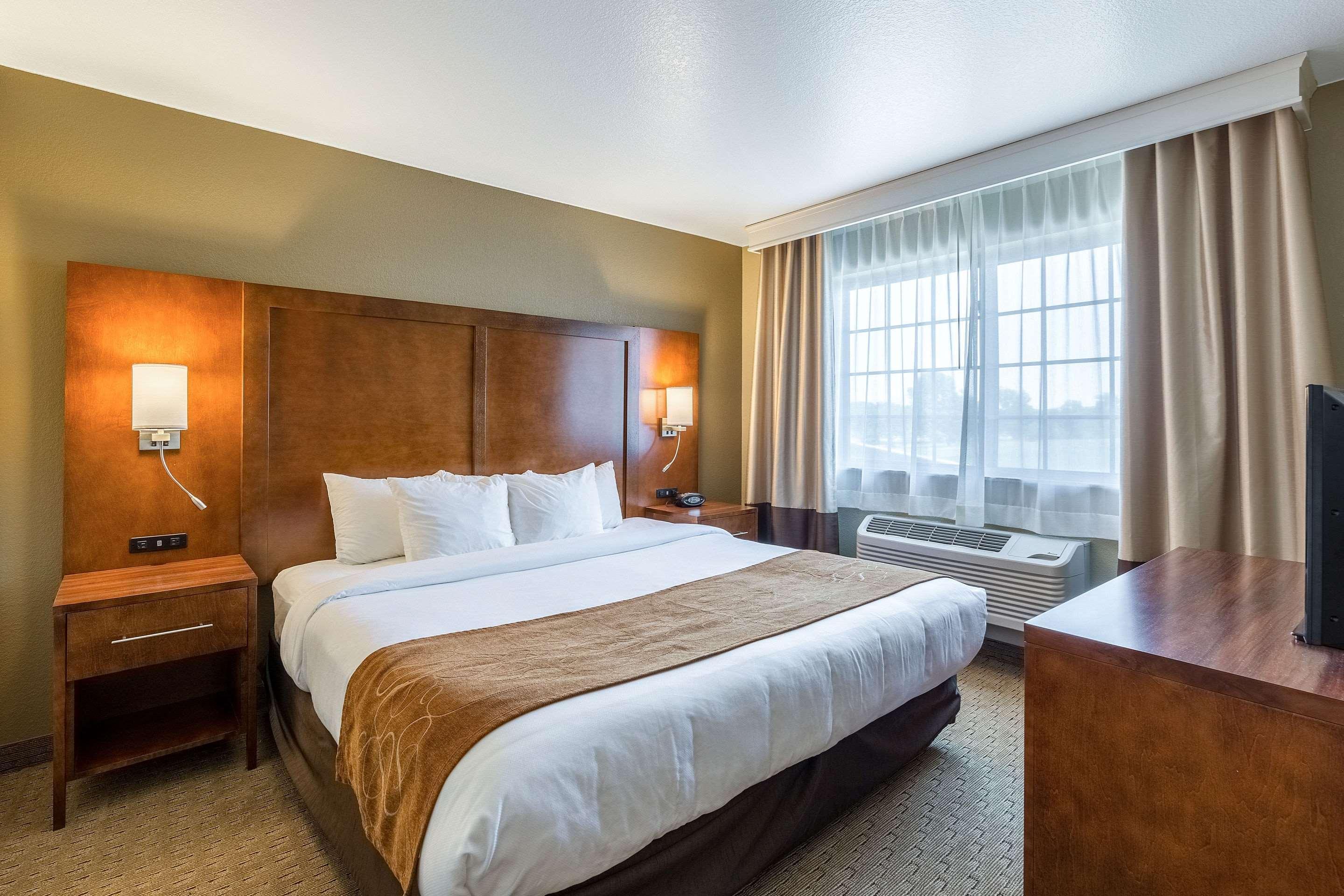 Comfort Suites Burlington Ngoại thất bức ảnh