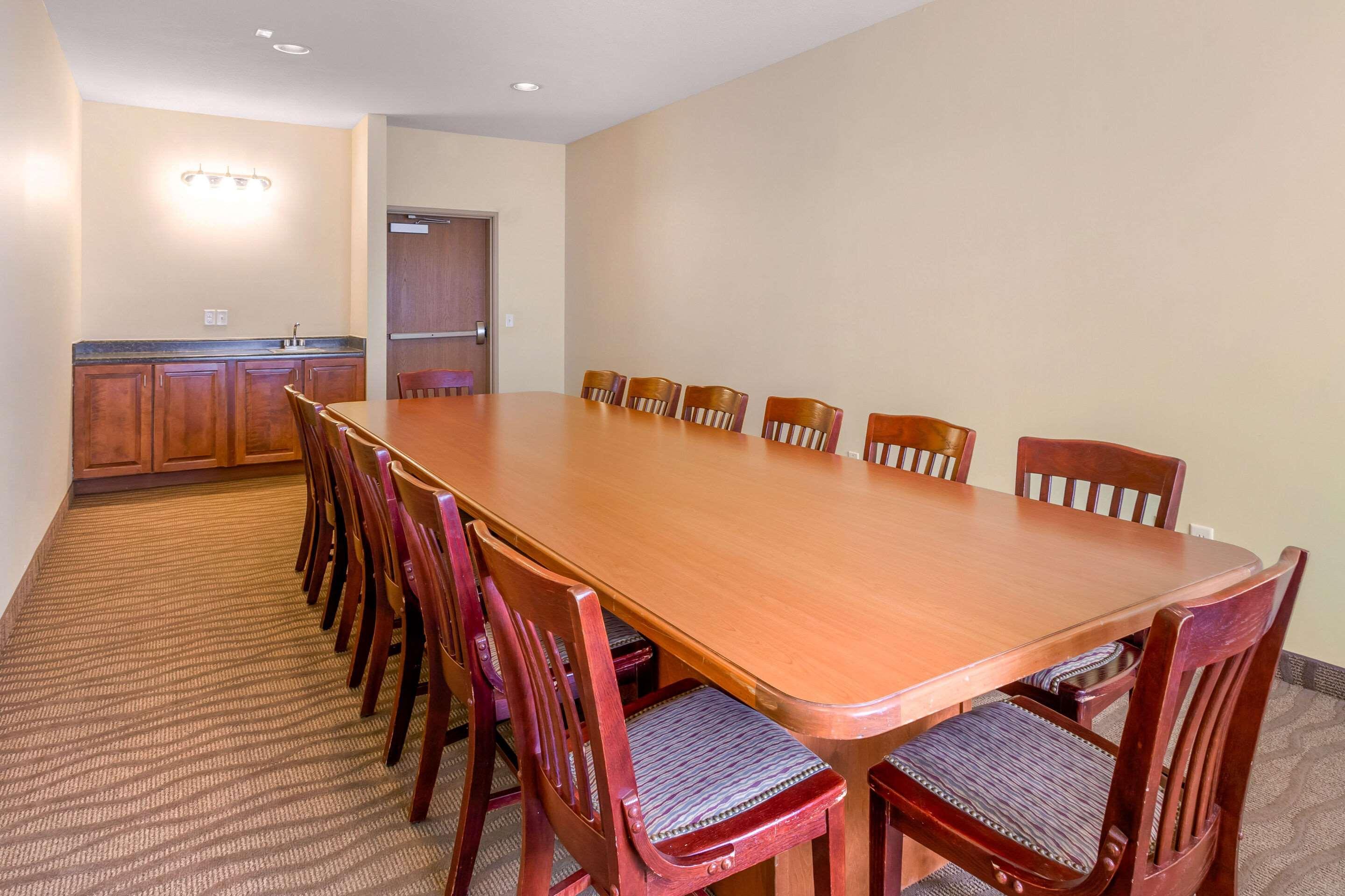 Comfort Suites Burlington Ngoại thất bức ảnh