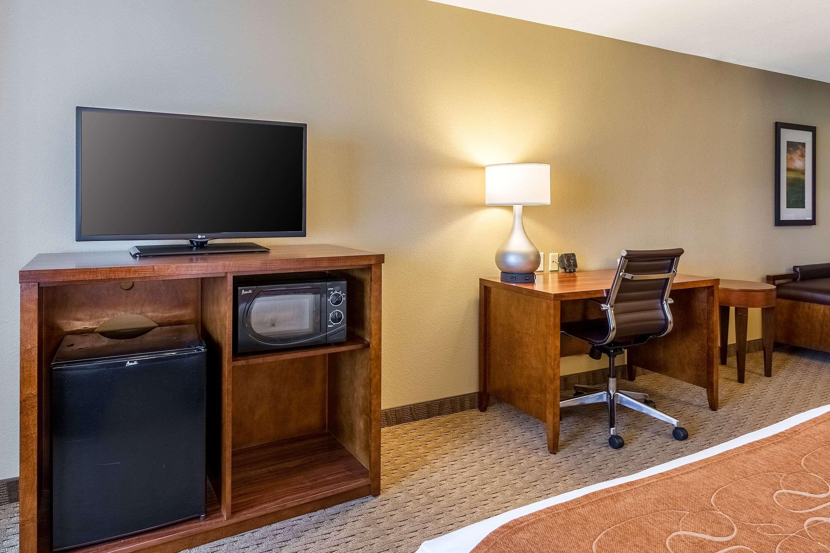 Comfort Suites Burlington Ngoại thất bức ảnh