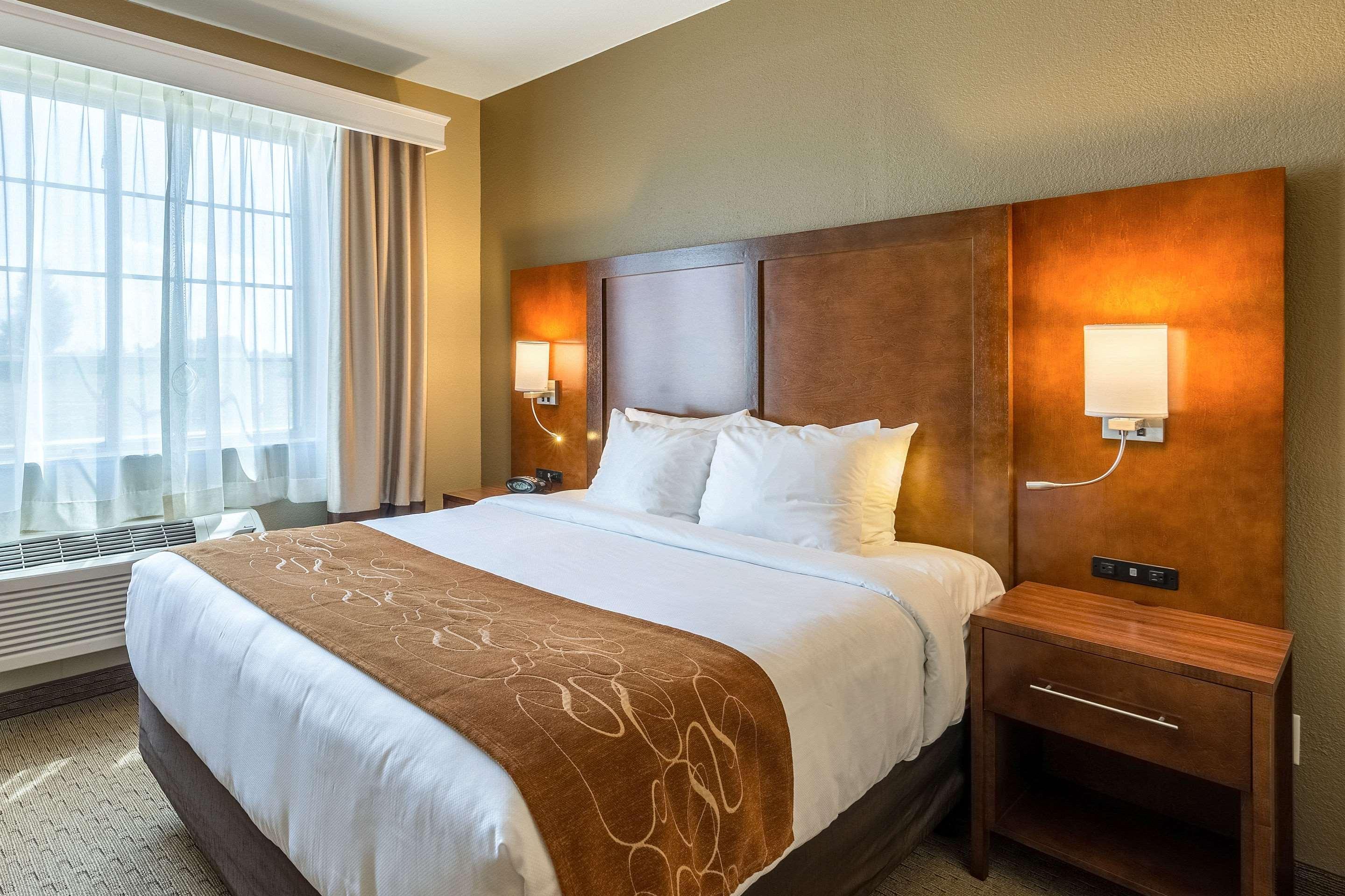 Comfort Suites Burlington Ngoại thất bức ảnh