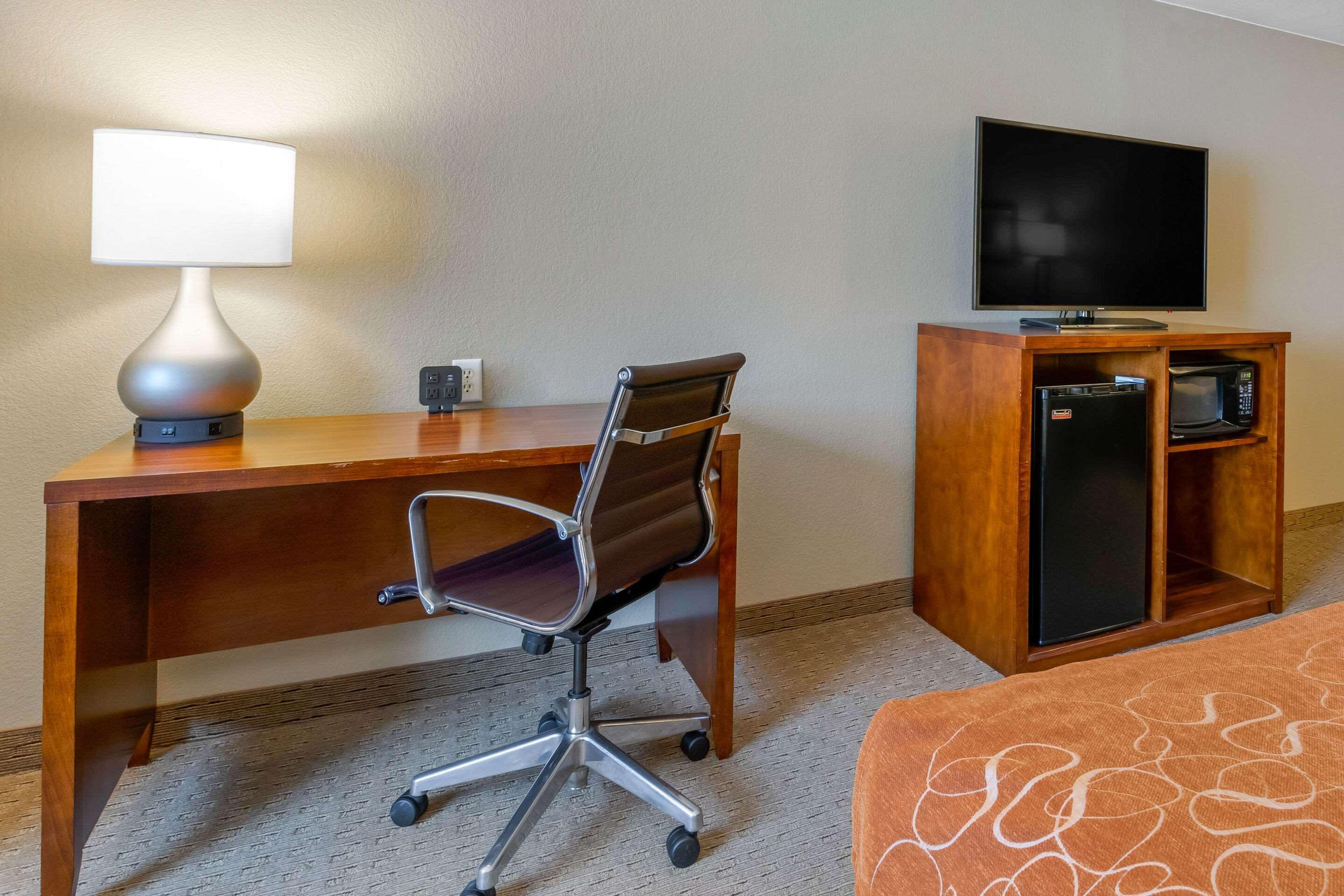 Comfort Suites Burlington Ngoại thất bức ảnh