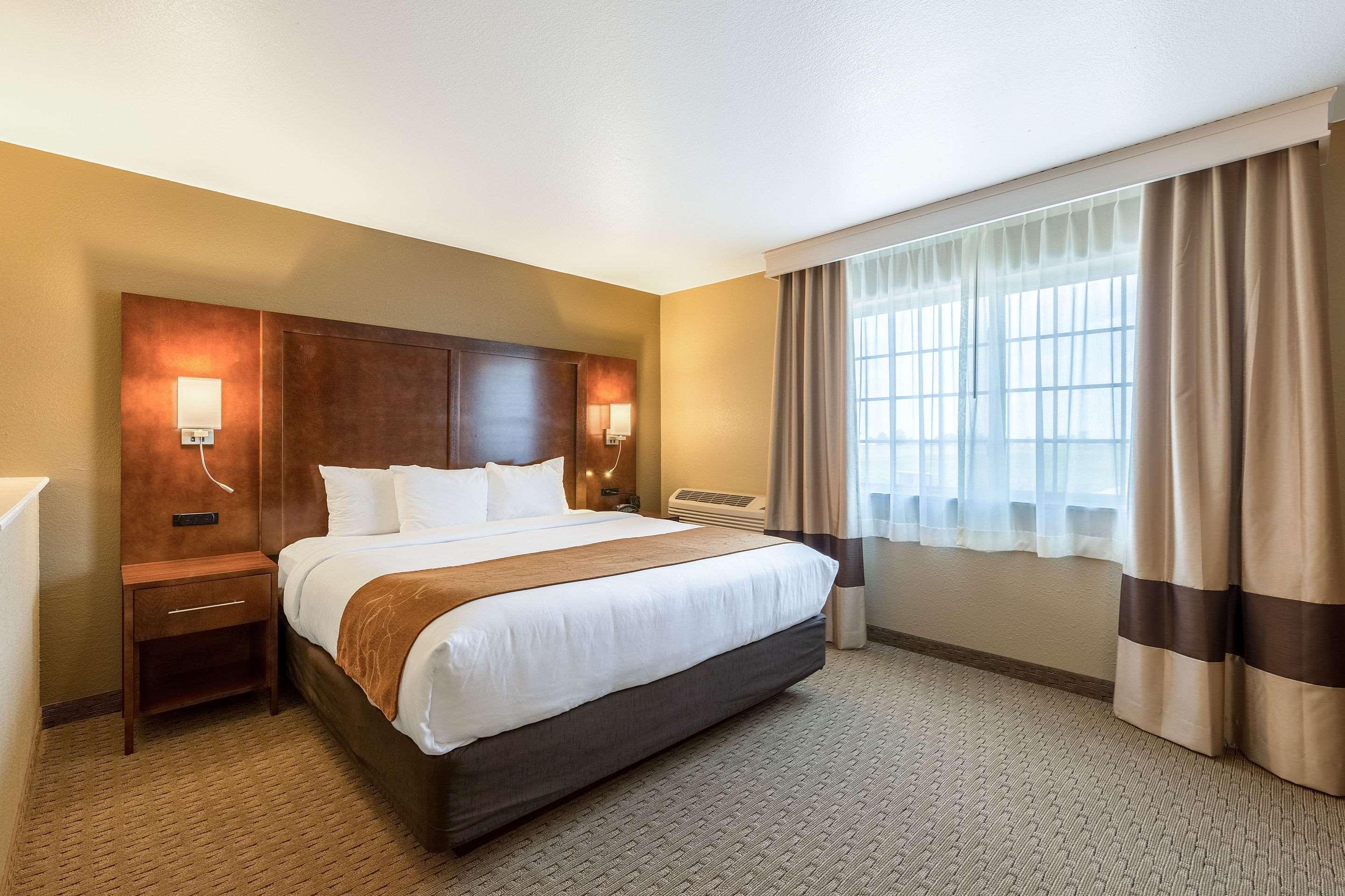 Comfort Suites Burlington Ngoại thất bức ảnh