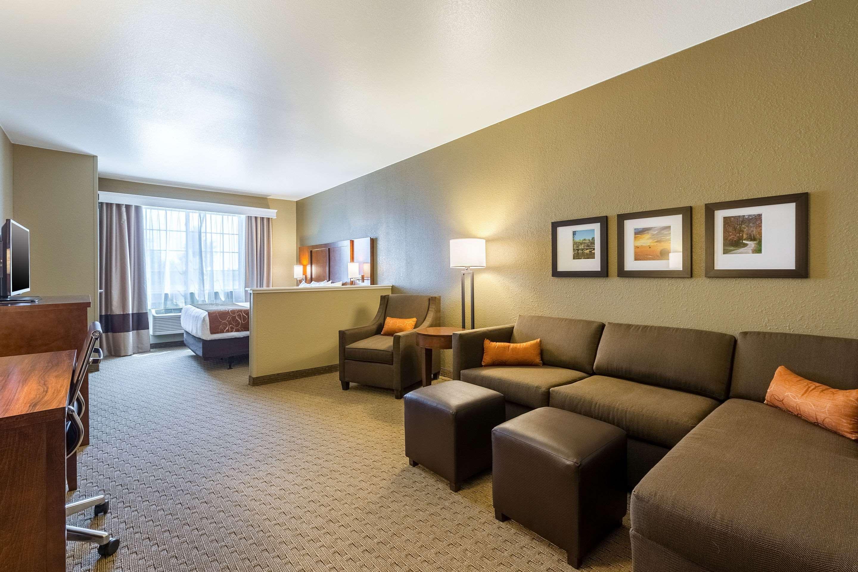 Comfort Suites Burlington Ngoại thất bức ảnh