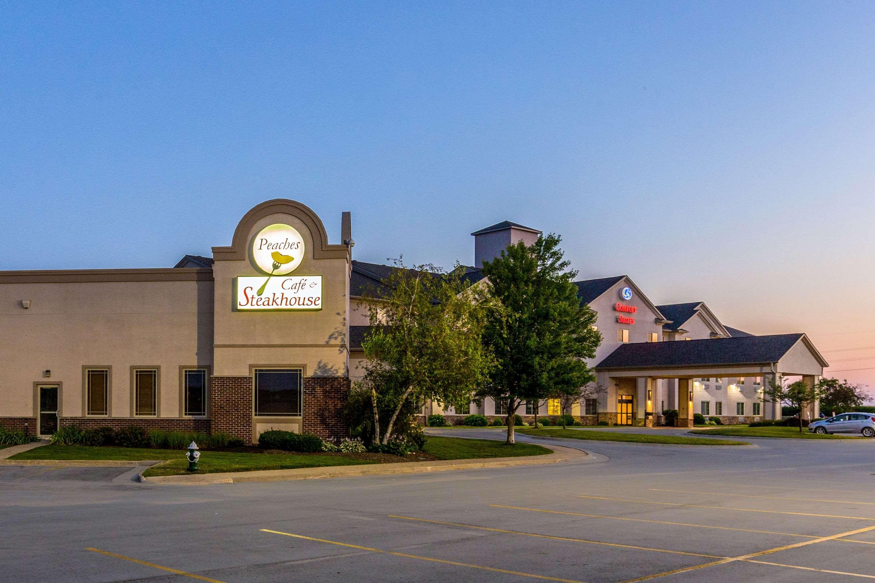Comfort Suites Burlington Ngoại thất bức ảnh