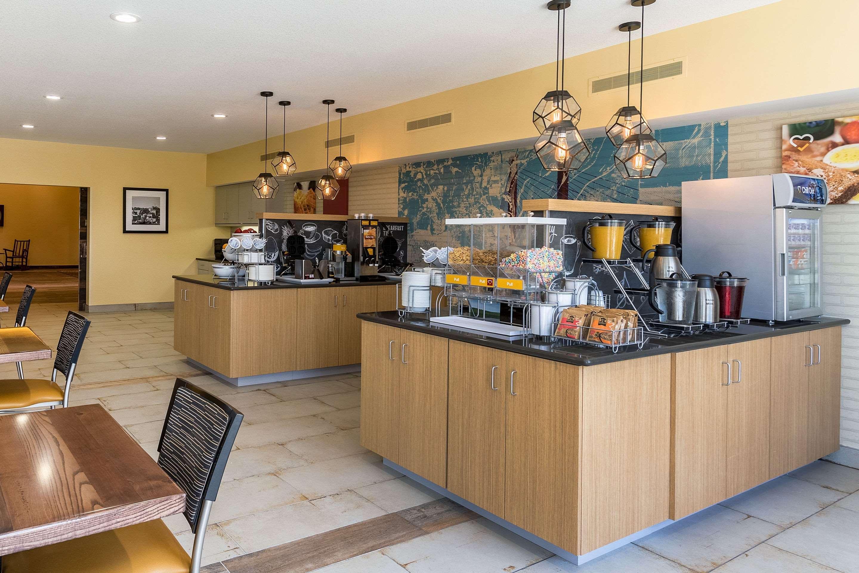 Comfort Suites Burlington Ngoại thất bức ảnh